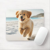 Schattigee Labrador Puppy Hardlopen op het strand Muismat (Met muis)