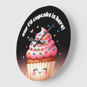 Schattigee L'il Cupcake Sprinkles Nursery Grote Klok (Hoek)