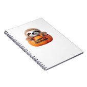 Schattigee luiaard zit in een pompoen. Tekst Happy Notitieboek (Rechterzijde)