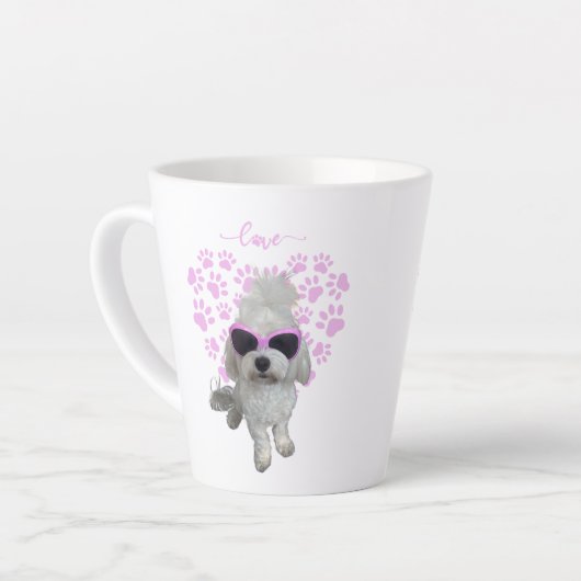Schattigee Maltese hond met roze zonnebril en Paw  Latte Mok (Linkerhoek)