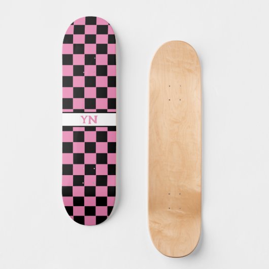 Schattigee naam Initialen geruit zwart en roze Skateboard (Voorkant)