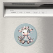 Schattigee Pastel Baby Koe in Overalls met Bloemen Magneet (Insitu (Vaatwasser))
