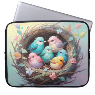 Schattigee Pastel Baby Vogels in een Bloemennest Laptop Sleeve