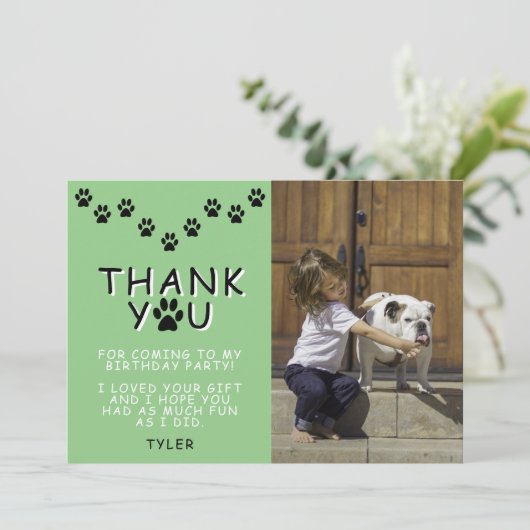 Schattigee Paw Prints Groene Verjaardag Dank u Fot Kaart (Staand voorkant)