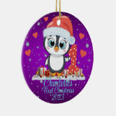 Schattigee Penguin Baby's Eerste Kerstmis Paarse Keramisch Ornament (Rechts)