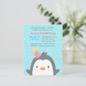 Schattigee pinguïn december verjaardagsfeestje uit kaart (Staand voorkant)