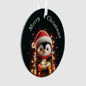 Schattigee pinguïn verpakt in kerstverlichting ornament (voorkant)