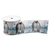 Schattigee pinguïns op een gletsjer lint (Spoel)