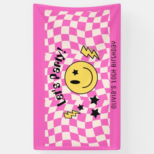 Schattigee Preppy Y2K Hot Roze Retro Verjaardagsba Spandoek (Verticaal)