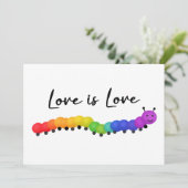 Schattigee PRIDE Regenboogkleuren lachende rups Feestdagenkaart (Staand voorkant)
