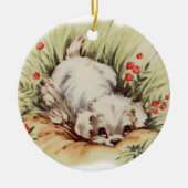 Schattigee  puppy in gras keramisch ornament (Voorkant)