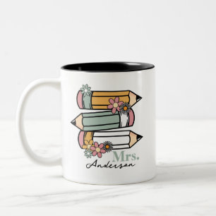 Schattigee Retro Teacher Pencils Gepersonaliseerd Tweekleurige Koffiemok