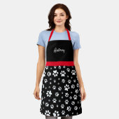 Schattigee rode zwart-witte pootafdruk gepersonali schort (Gedragen)