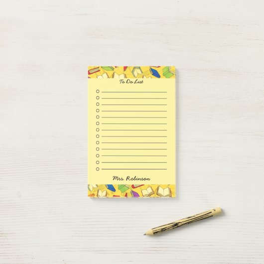 Schattigee schoolboeken leraar te doen lijst geel post-it® notes (Op bureau)