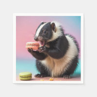 Schattigee stinkdier eten kleurrijke macarons