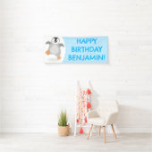 Schattigee vrolijke keizer pinguïn chick birthday  spandoek (Insitu)