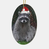 Schattigee wasbeer met rode kerstmuts vakantie keramisch ornament (Links)