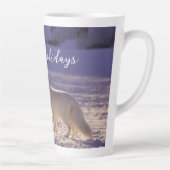 Schattigee winterfotografie van White Arctic Fox Latte Mok (Rechts)