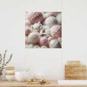 Schattigee witte kitten napping in garen poster (Keuken)