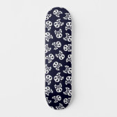 Schattigee witte schedel en kruisbeenderen patroon skateboard (Voorkant)