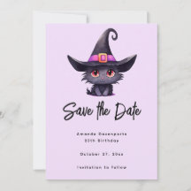 Schattigee zwarte kat met Pet van een heks