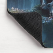 Schedel tussen watervallen en bloemen Decoupage Muismat (Hoek)