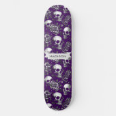 Schedels En Rozen Paarse Gotische Naam Skateboard (Voorkant)