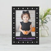 Schedels en sterren in een rand omringen zwarte Ha Feestdagenkaart (Staand voorkant)