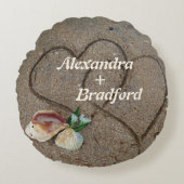 schelpen en twee harten op strandstrandstranspal rond kussen (Voorkant)