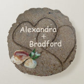 schelpen en twee harten op strandstrandstranspal rond kussen (Voorkant)