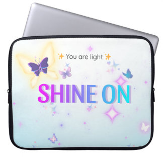 ✨ Schijn op 15-inch laptophoes – Butterfly Glow Qu Laptop Sleeve