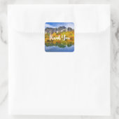 Schilderachtig landschap bos en bergen dank u vierkante sticker (Tas)