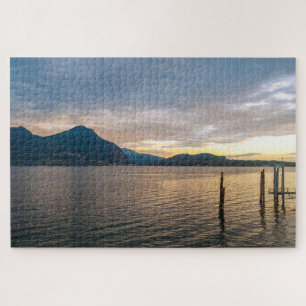 Schilderachtig landschap van het Maggiore-meer bij Legpuzzel