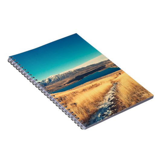 Schilderachtig uitzicht in Mt. John Top uitzicht p Notitieboek (Rechterzijde)