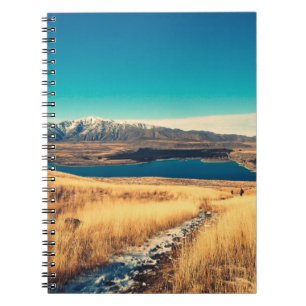 Schilderachtig uitzicht in Mt. John Top uitzicht p Notitieboek