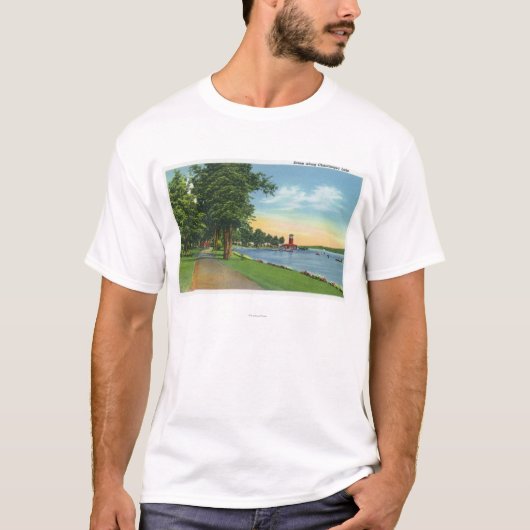 Schilderachtig Uitzicht langs het meer T-shirt (Voorkant)
