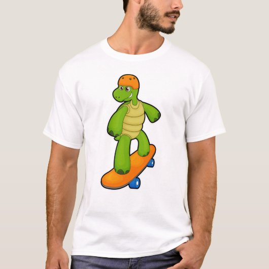 Schildpad als skateboarder met skateboard en helm t-shirt (Voorkant)
