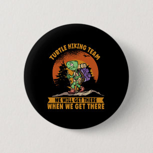 Schildpad Wandelteam. Funny Hiker Ronde Button 5,7 Cm