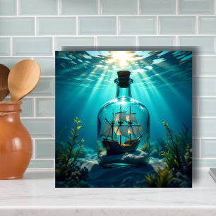 Schip in een fles drijvend op de oceaan tegeltje