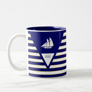 Schip & Monogram op blauwe & witte gestreepte Tweekleurige Koffiemok