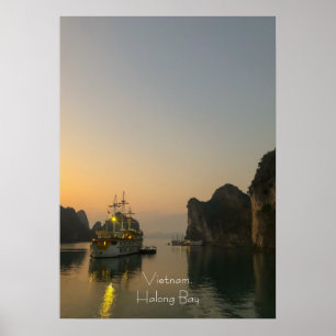 Schitterende zonsondergang in Halong Bay Vietnam H Poster