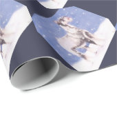 Schnauzer in sneeuwwitwrakken cadeaupapier (Rol Hoek)