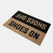 Schoenen van schoenen aan deurmat (Schuin)