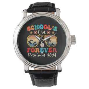 Scholen sluiten voor altijd Gepensioneerde leraar  Horloge