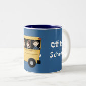 School-bus met chauffeur en  Mok van Kind (Voorkant rechts)