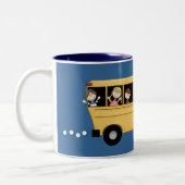 School-bus met chauffeur en  Mok van Kind (Links)