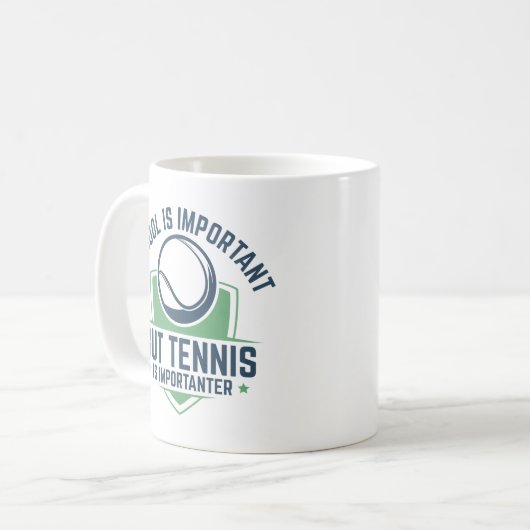 School is belangrijk maar tennis is belangrijk koffiemok (Voorkant links)