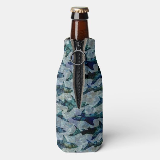 School van haaien in Watery Blue Flesjeskoeler (Fles Achterkant)