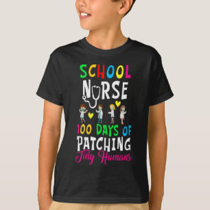 Schoolverpleegster 100 dagen van het oplappen van t-shirt