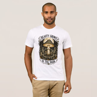 Schoonheid groeit in de donkere vintage paddestoel t-shirt